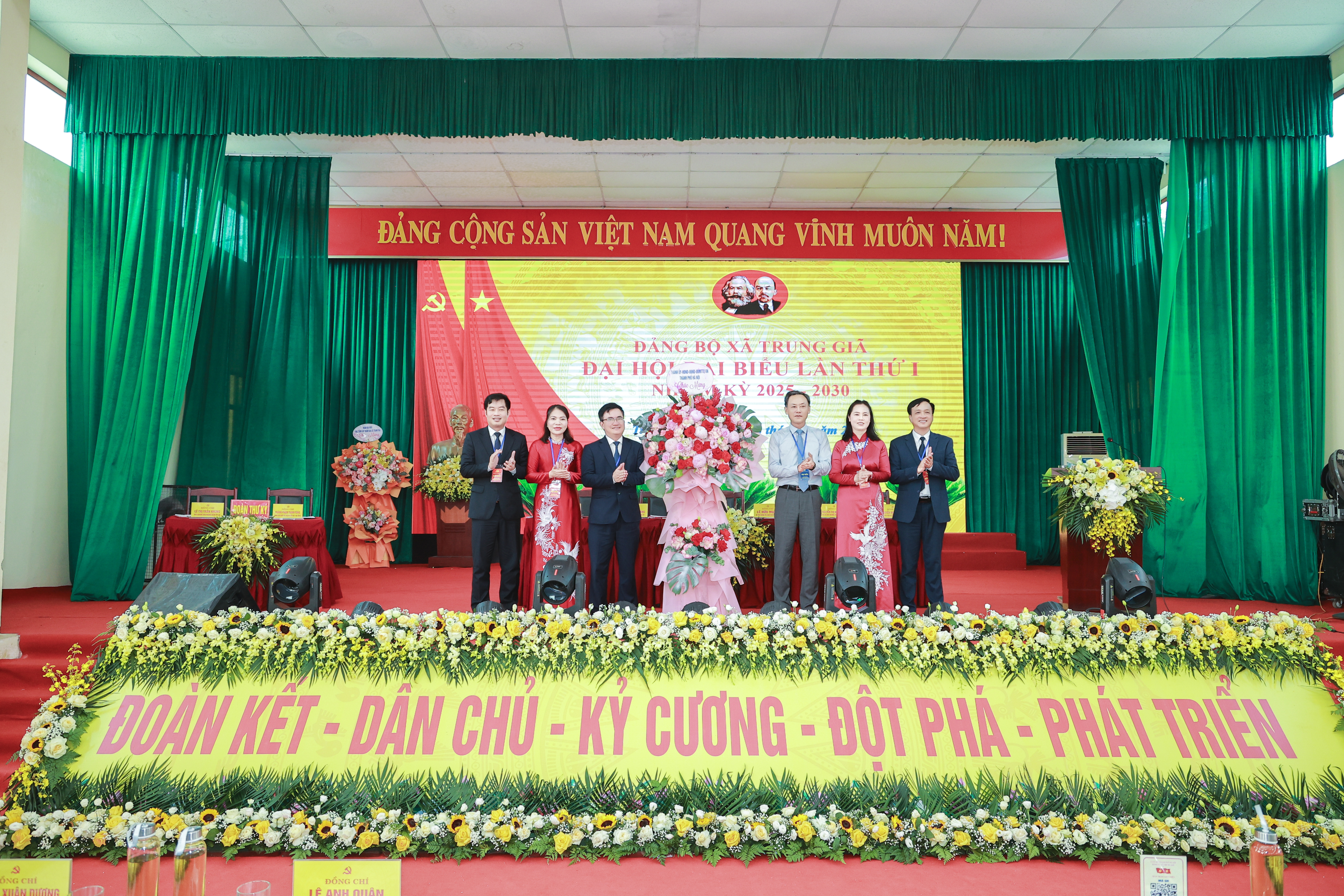 Phát huy truyền thống cách mạng, xây dựng xã Trung Giã văn minh, hiện đại, nhân dân hạnh phúc