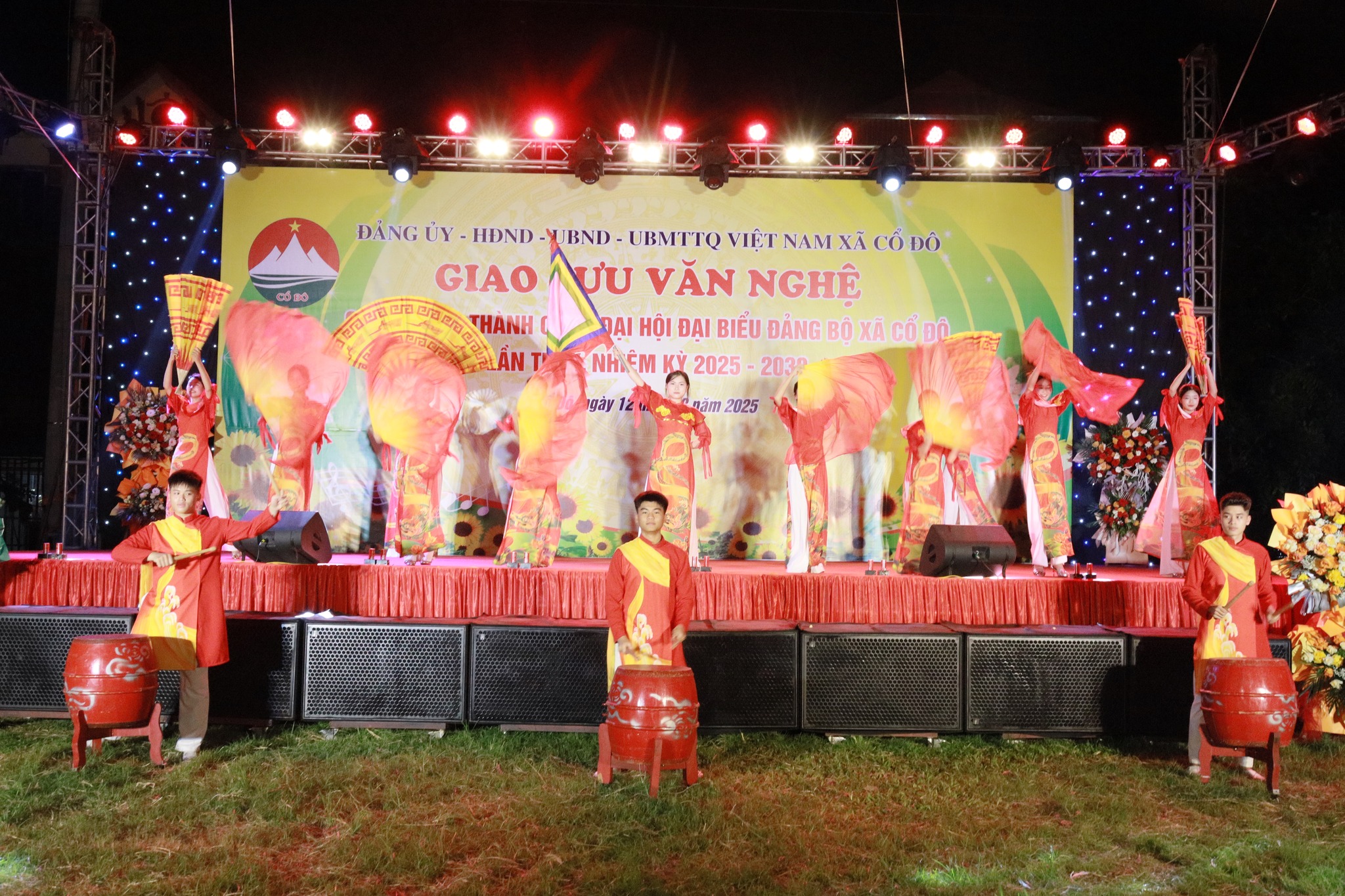 Xã Cổ Đô rộn ràng đêm văn nghệ, khơi dậy tình yêu quê hương và khát vọng phát triển