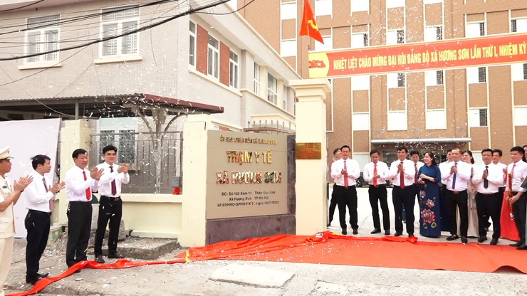 Xã Hương Sơn khánh thành công trình Trạm Y tế xã hiện đại, chào mừng Đại hội Đảng bộ xã lần thứ I