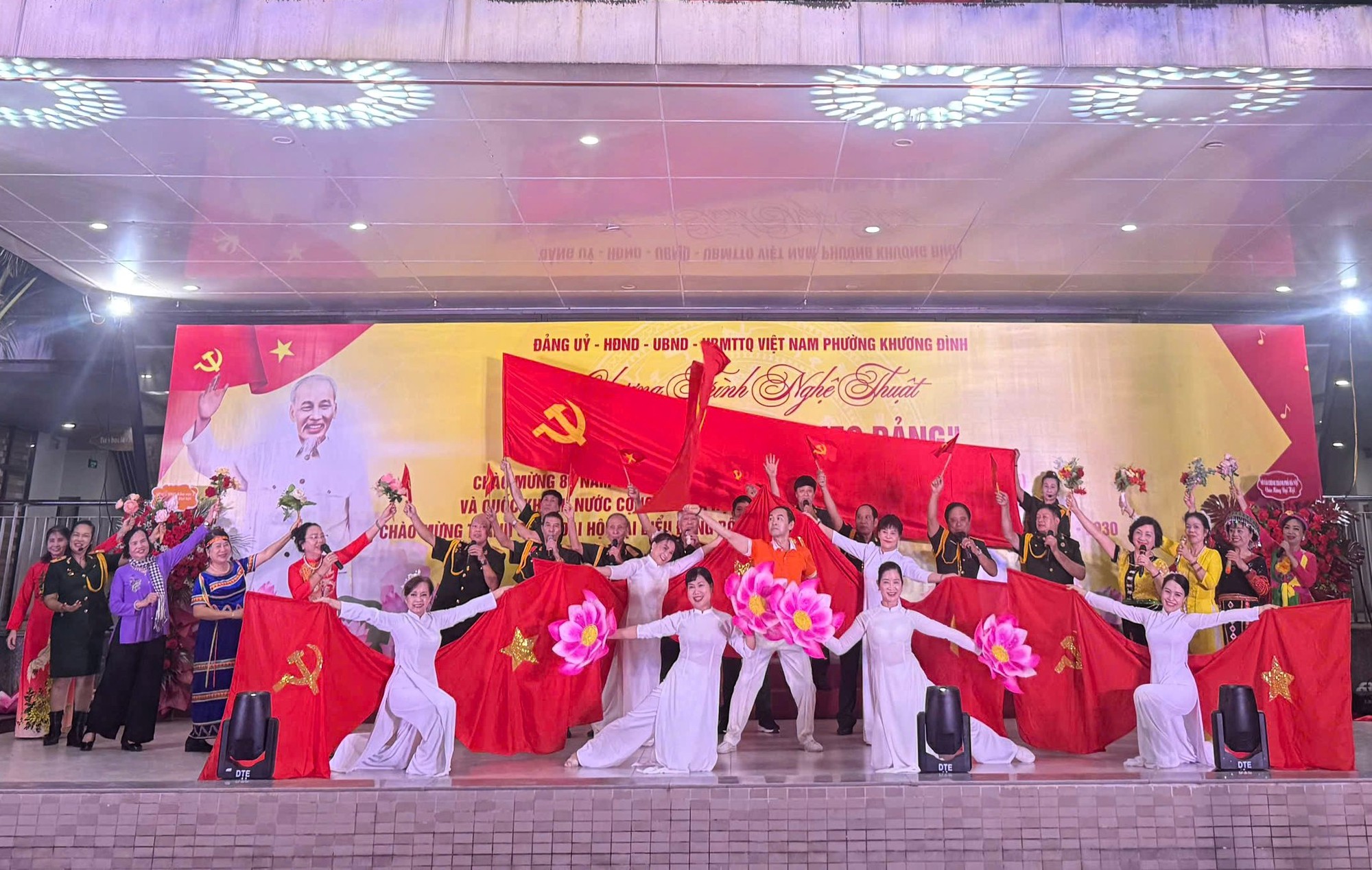 Phường Khương Đình rực rỡ sắc màu nghệ thuật chào mừng thành công Đại hội đại biểu Đảng bộ phường lần thứ I, nhiệm kỳ 2025-2030