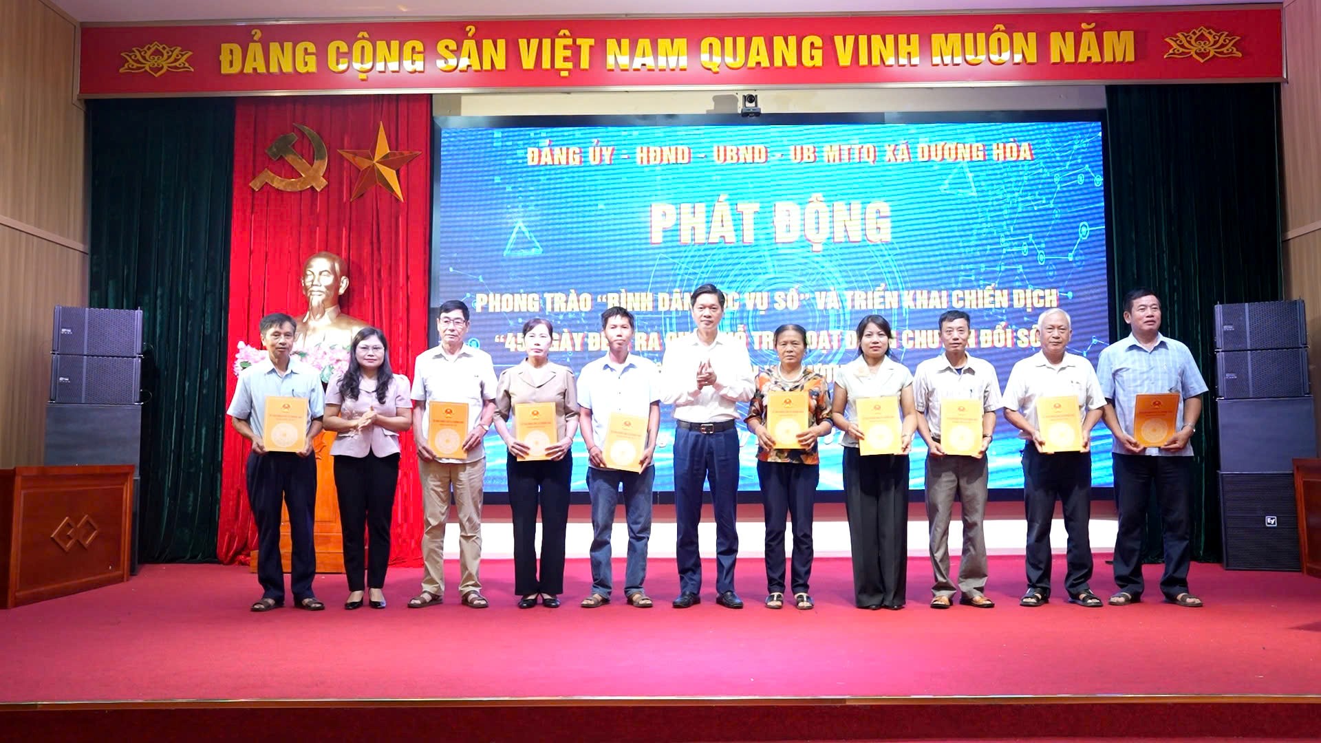 Phát động phong trào “Bình dân học vụ số”: Đưa tri thức số đến từng người dân, xây dựng xã hội số toàn diện