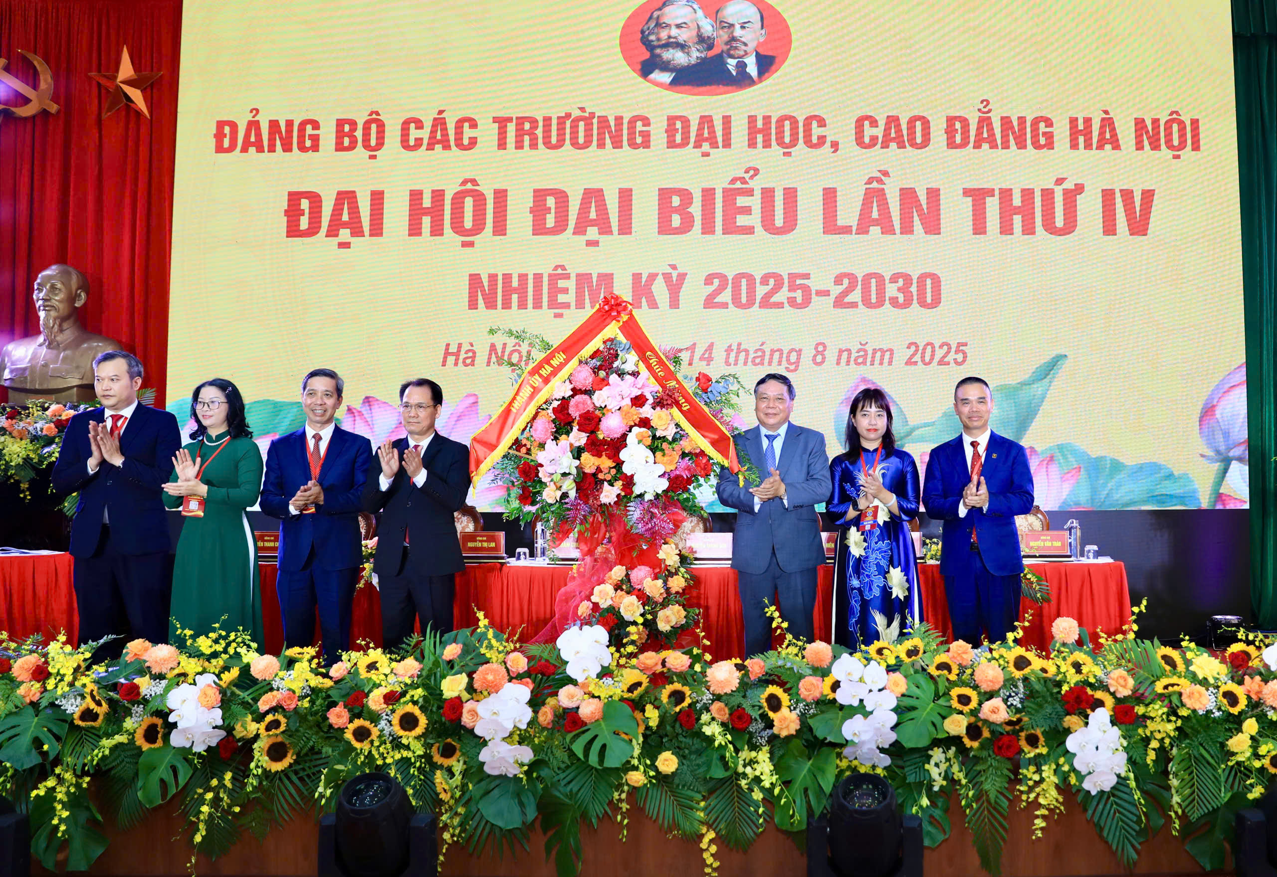 Đẩy mạnh ứng dụng khoa học công nghệ, đào tạo đội ngũ kế cận phục vụ cho sự phát triển của Thủ đô