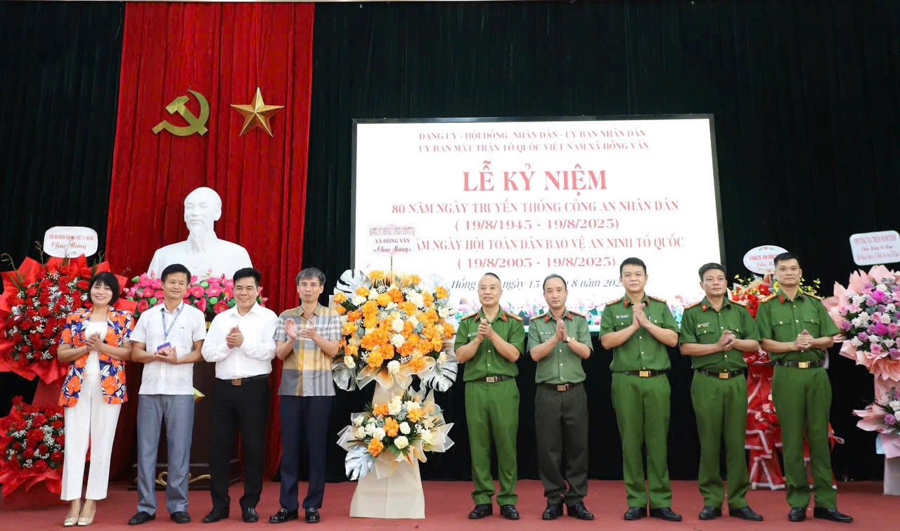 Xã Hồng Vân kỷ niệm 80 năm Ngày truyền thống Công an nhân dân và 20 năm Ngày hội Toàn dân bảo vệ an ninh Tổ quốc