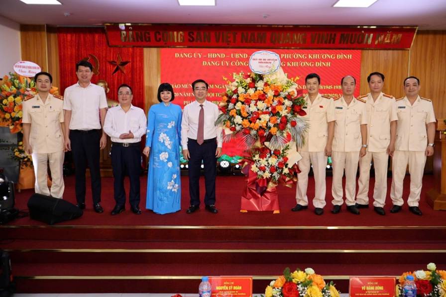 Công an phường Khương Đình kỷ niệm 80 năm Ngày truyền thống Công an nhân dân và 20 năm Ngày hội Toàn dân bảo vệ an ninh Tổ quốc