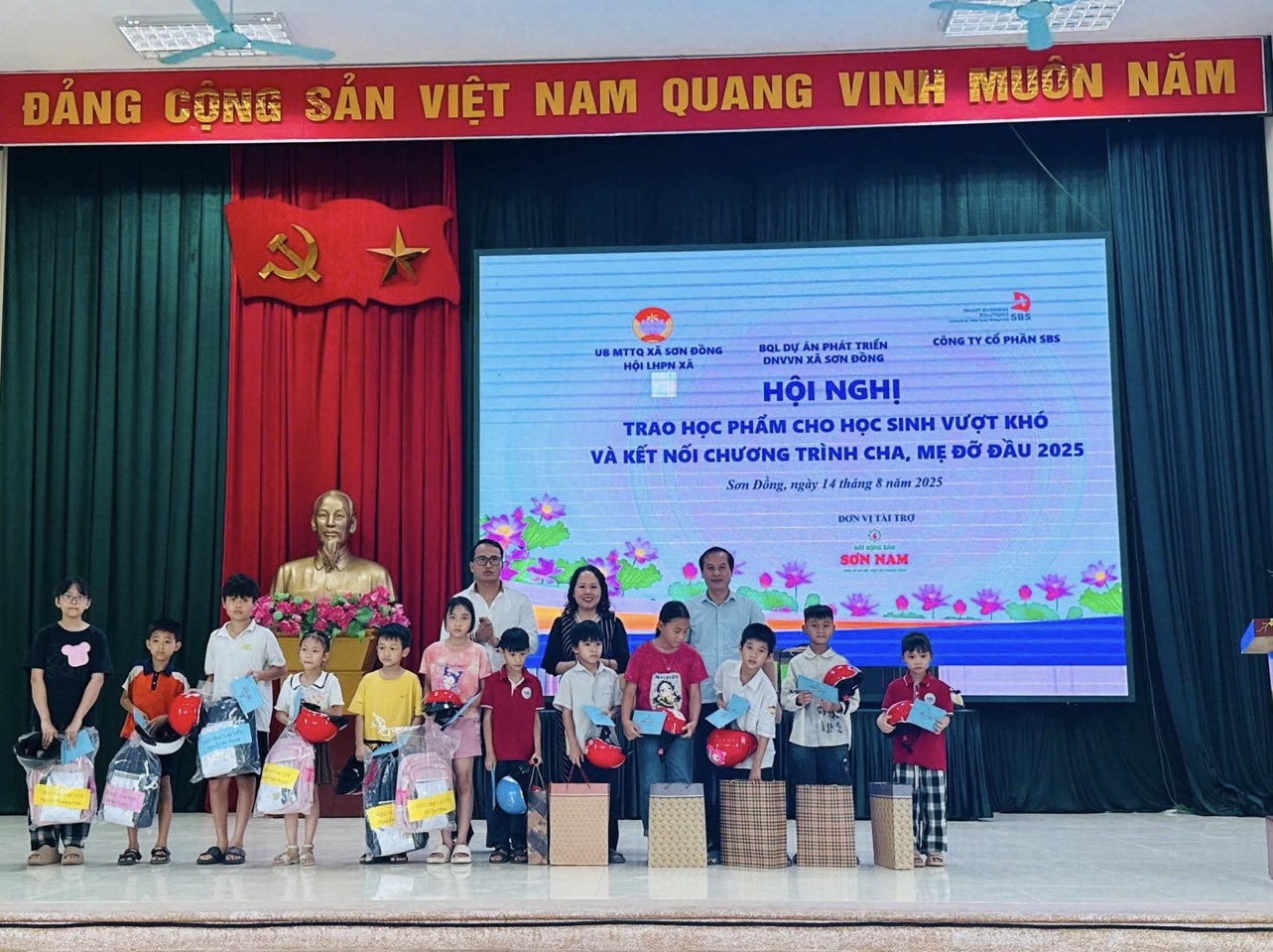 Xã Sơn Đồng: Lan tỏa yêu thương, tiếp sức học sinh vượt khó bước vào năm học mới