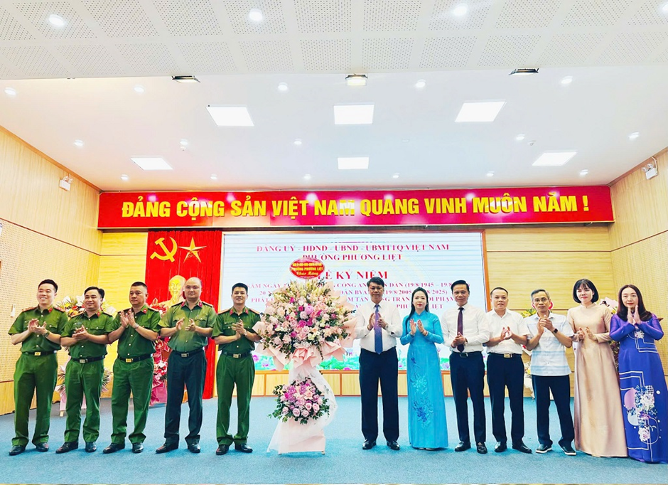 Phường Phương Liệt: Phát huy truyền thống 80 năm Công an nhân dân, quyết tâm giữ vững an ninh trật tự trong tình hình mới