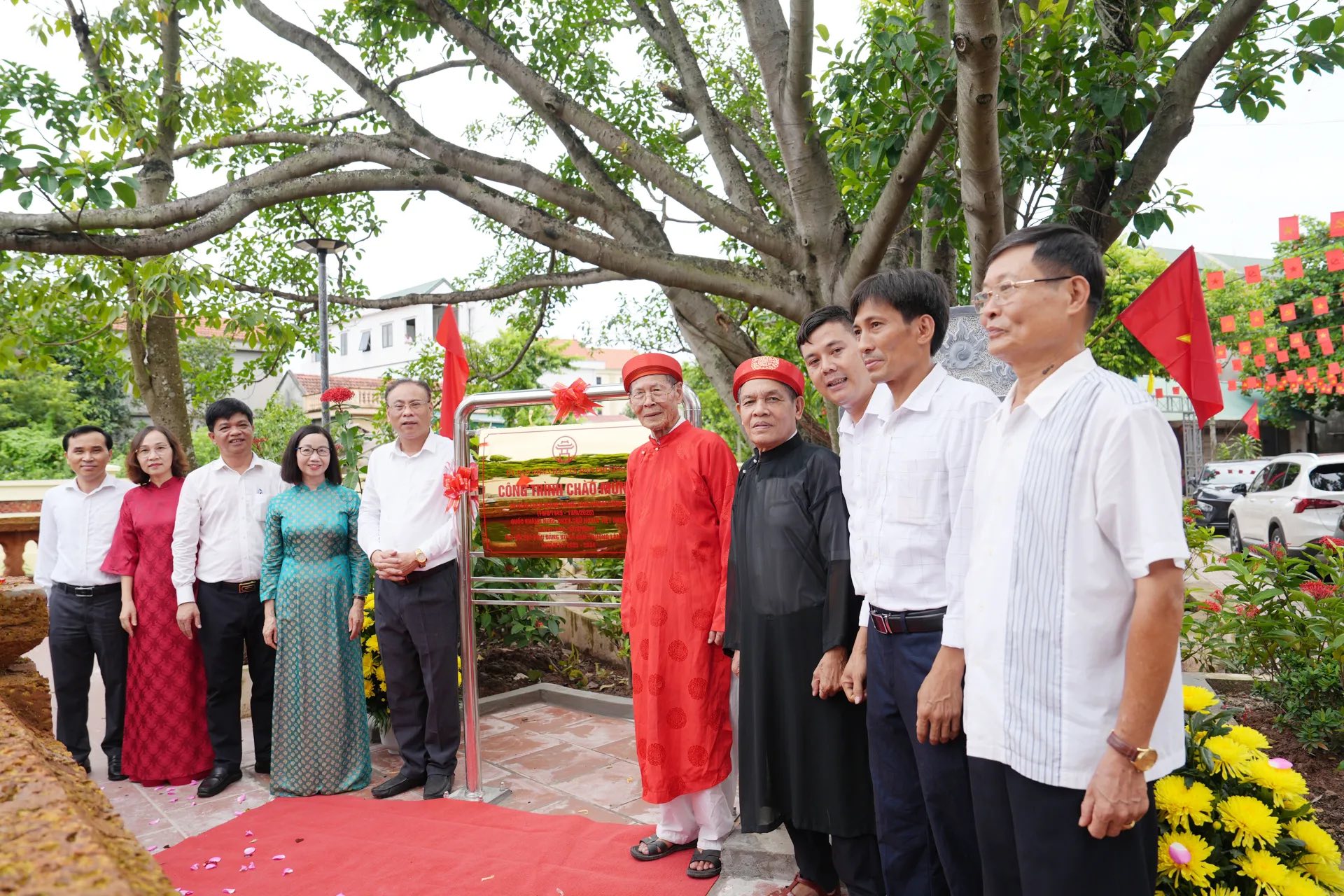 Xã Đan Phượng gắn biển 3 công trình trọng điểm, tạo động lực phát triển toàn diện