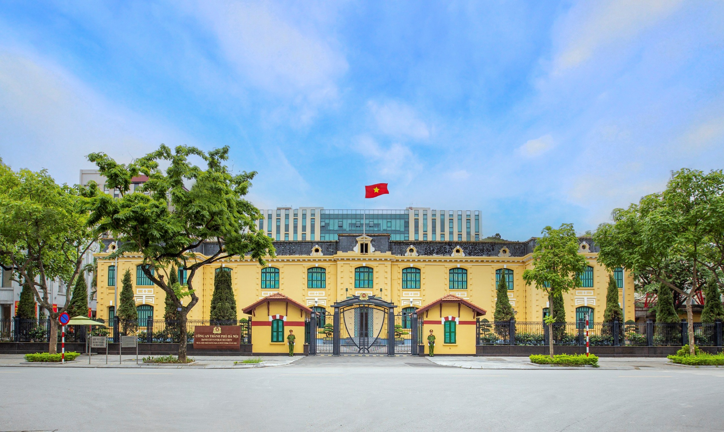 Bí thư Thành ủy Bùi Thị Minh Hoài biểu dương thành tích xuất sắc của Phòng Cảnh sát điều tra tội phạm về ma túy (Công an Hà Nội)