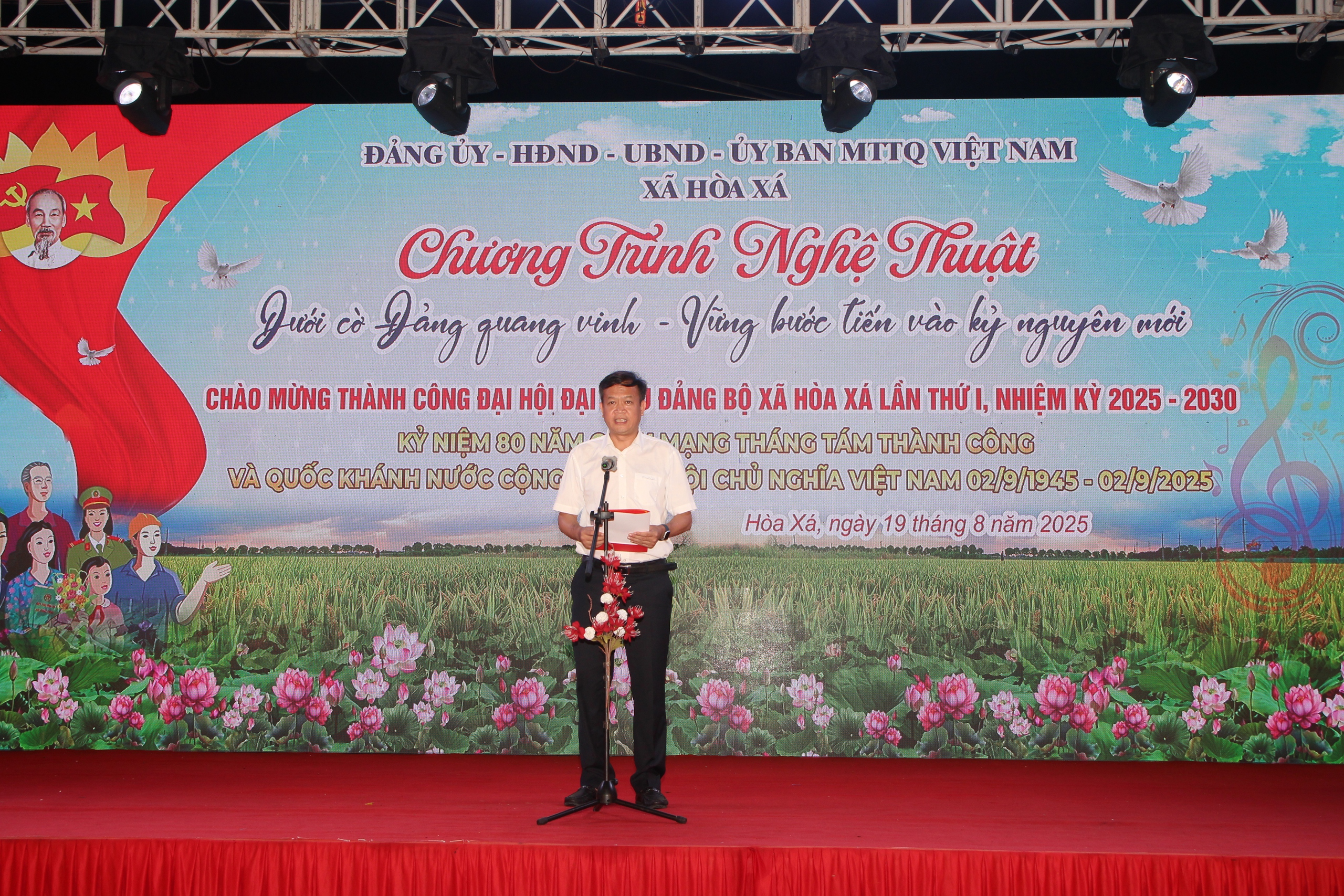 Xã Hòa Xá tưng bừng chương trình văn nghệ: Khí thế mới sau thành công Đại hội Đảng bộ lần thứ I