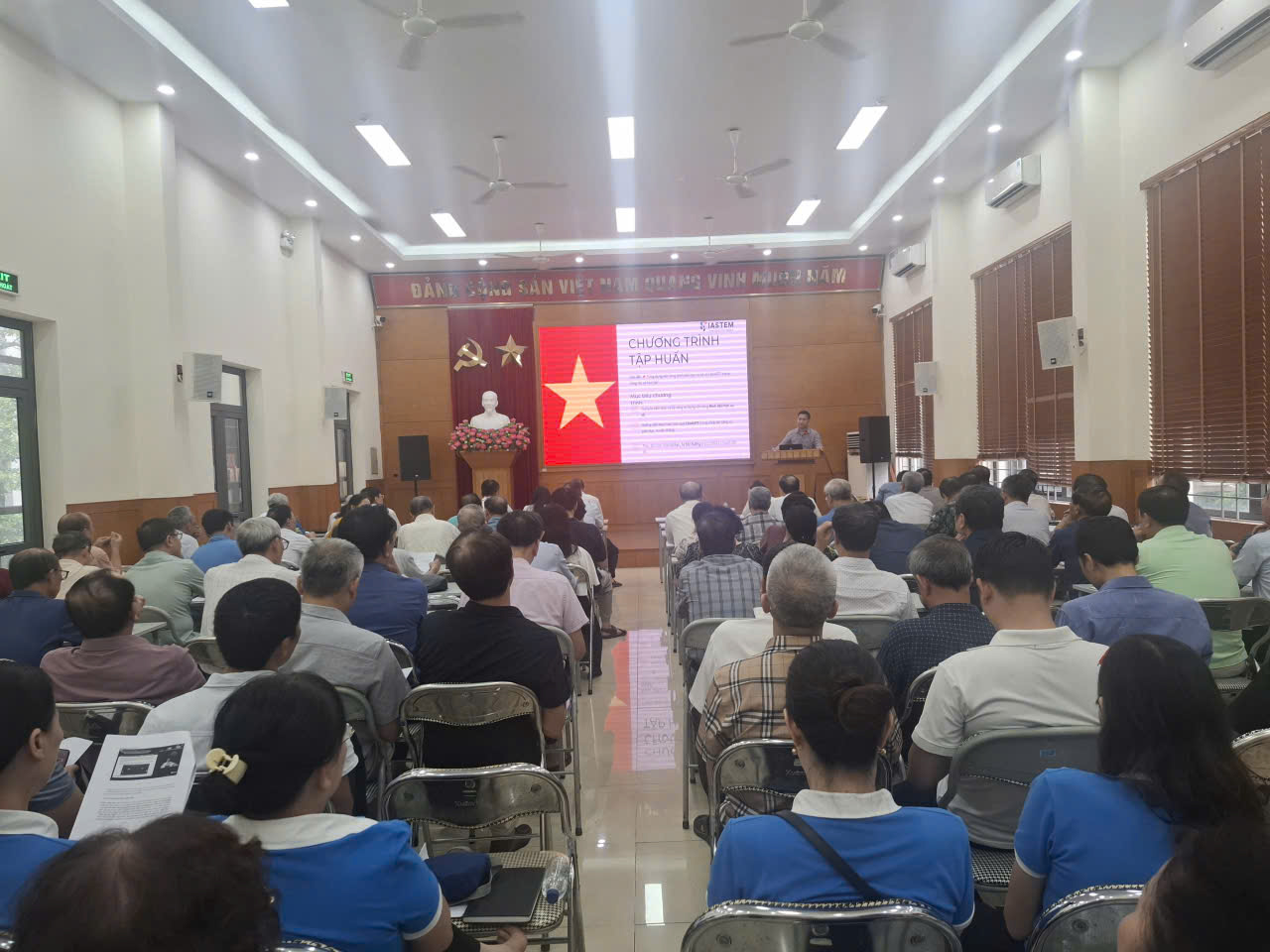 Gần 100 Bí thư chi bộ phường Phương Liệt được trang bị kỹ năng số