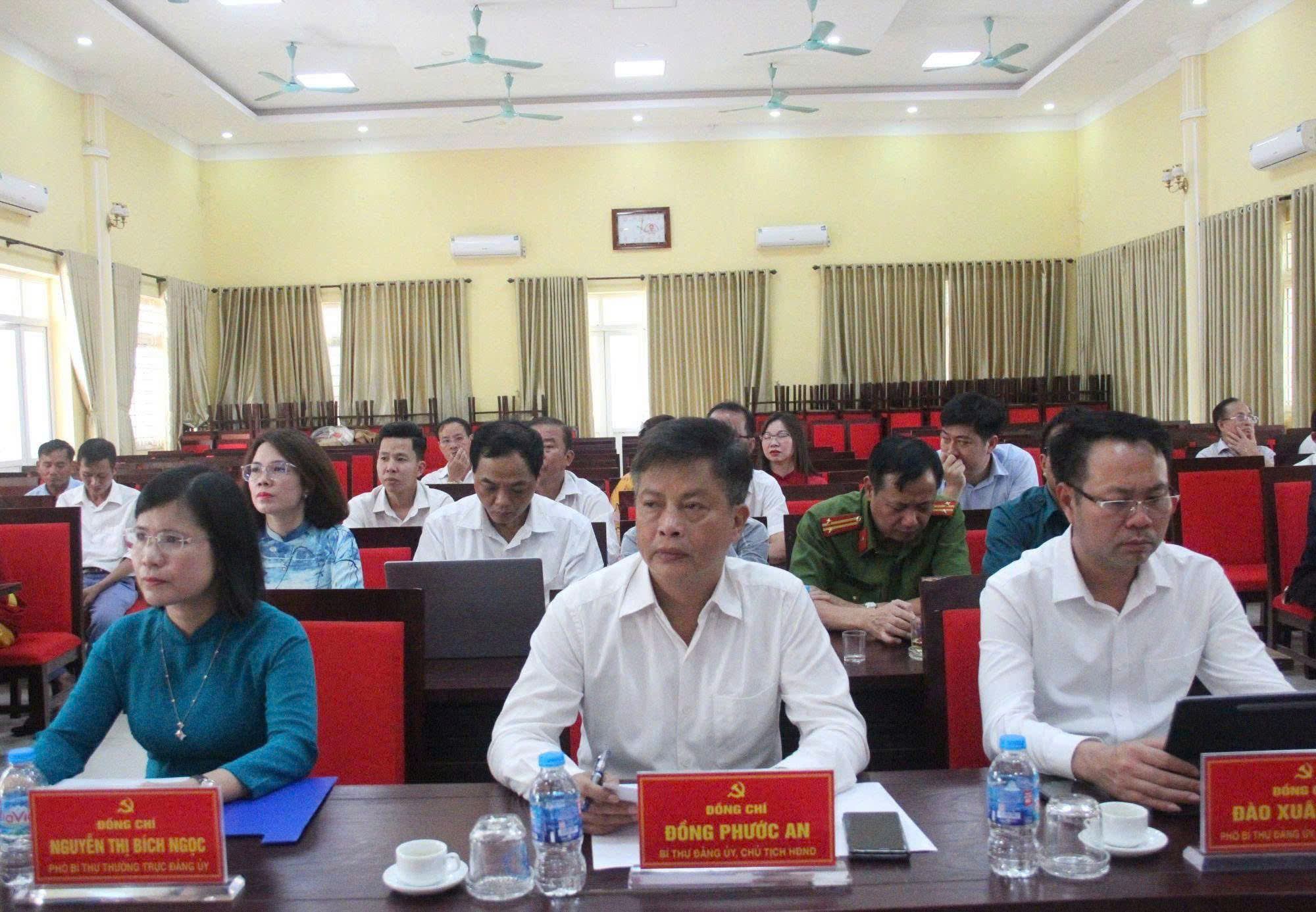 Xã Hòa Lạc kiện toàn tổ chức cơ sở Đảng, chuẩn bị cho Đại hội lần thứ I