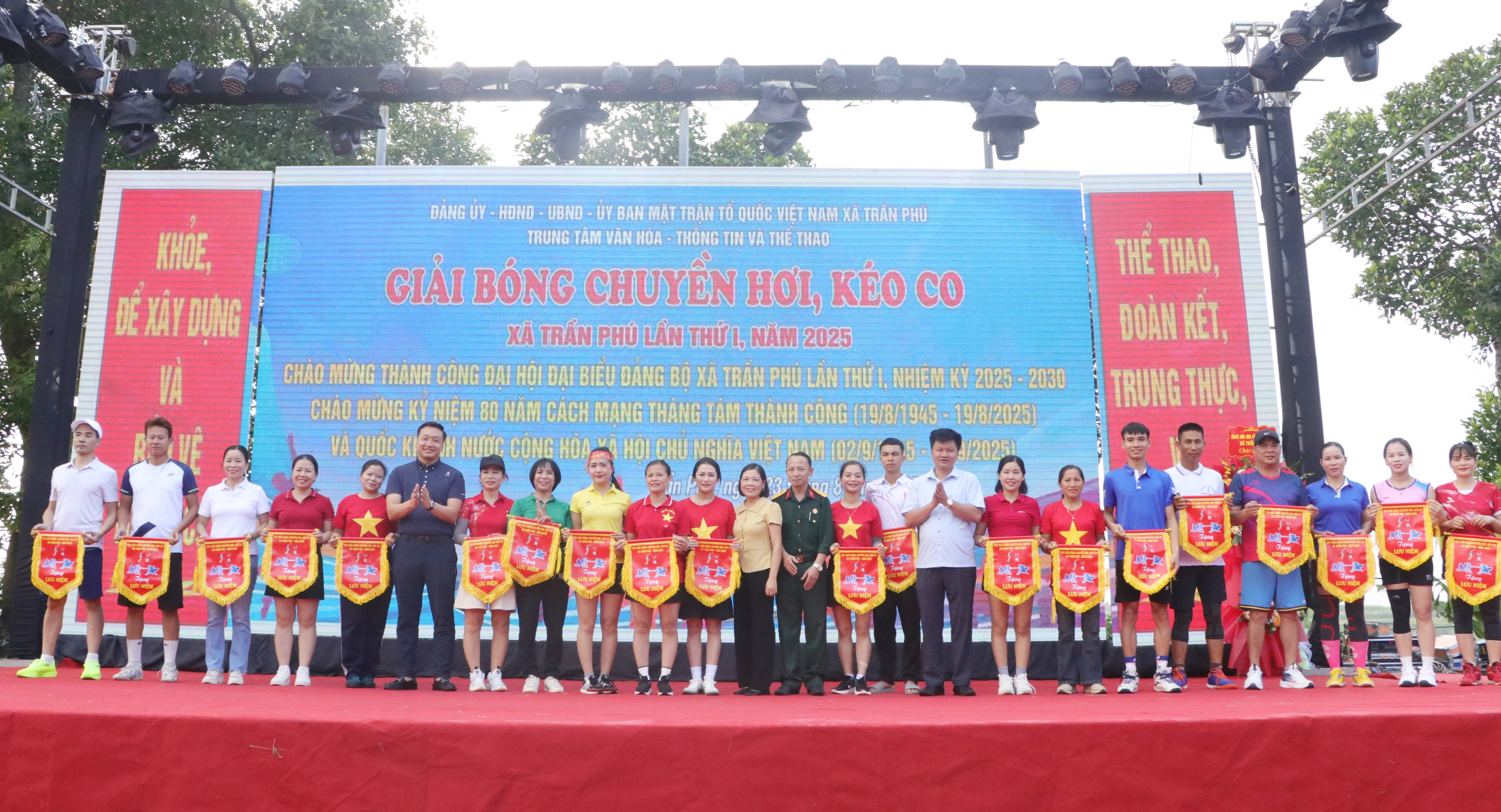Sôi nổi giải bóng chuyền hơi, kéo co xã Trần Phú năm 2025: Gắn kết cộng đồng, lan tỏa tinh thần thể thao