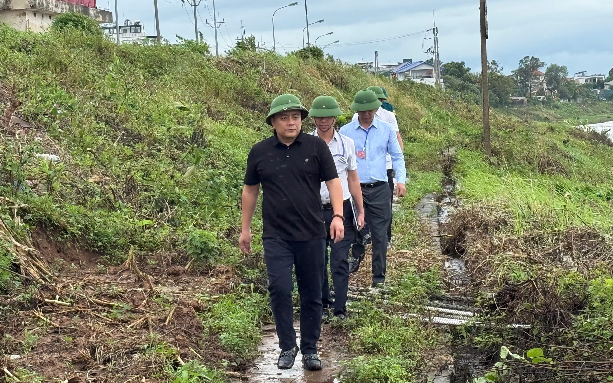 Phường Bồ Đề chủ động đảm bảo an toàn tính mạng và tài sản cho nhân dân trước ảnh hưởng của cơn bão số 5