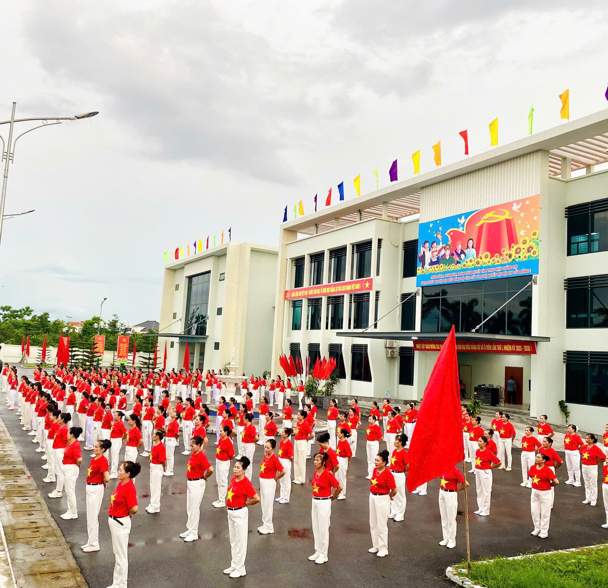 Xã Ô Diên rực rỡ sắc cờ hoa, sôi nổi hoạt động tri ân và văn hóa - thể thao chào mừng Quốc khánh 2/9