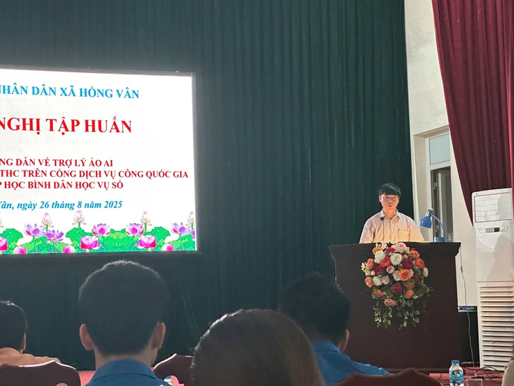 Xã Hồng Vân tập huấn chuyển đổi số, lan tỏa “Bình dân học vụ số” đến cộng đồng
