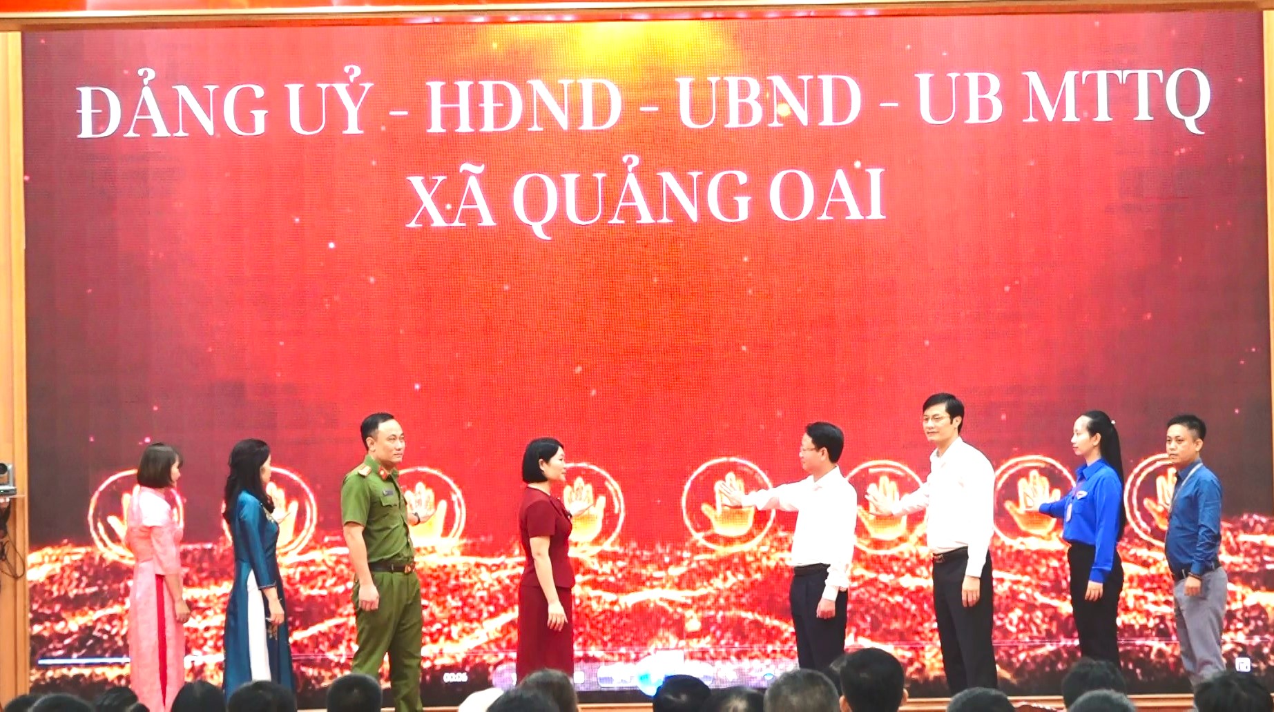 Xã Quảng Oai phát động phong trào “Bình dân học vụ số”: Mỗi người dân là một học viên số