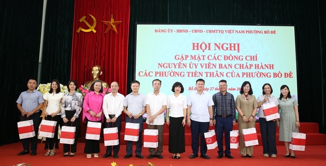 Kinh nghiệm và đóng góp của thế hệ cán bộ tiền thân là tiền đề giúp phường Bồ Đề tiếp tục xây dựng và phát triển