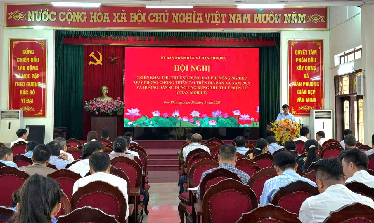 Xã Đan Phượng đẩy mạnh thu thuế đất phi nông nghiệp qua eTax Mobile, hướng tới 100% nộp thuế điện tử