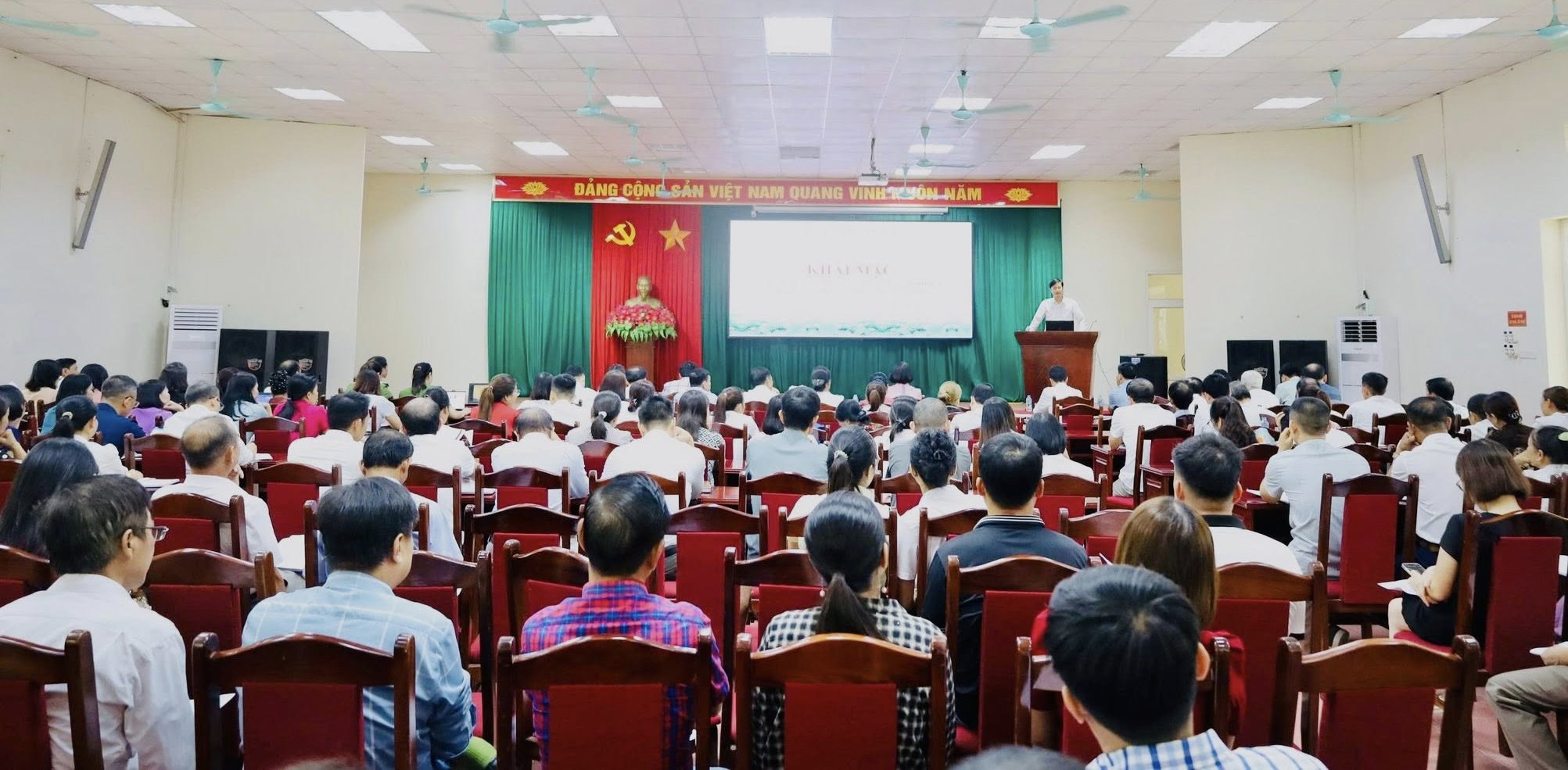 Xã Quảng Oai tập huấn nâng cao chất lượng sinh hoạt chi bộ, củng cố hệ thống chính trị cơ sở