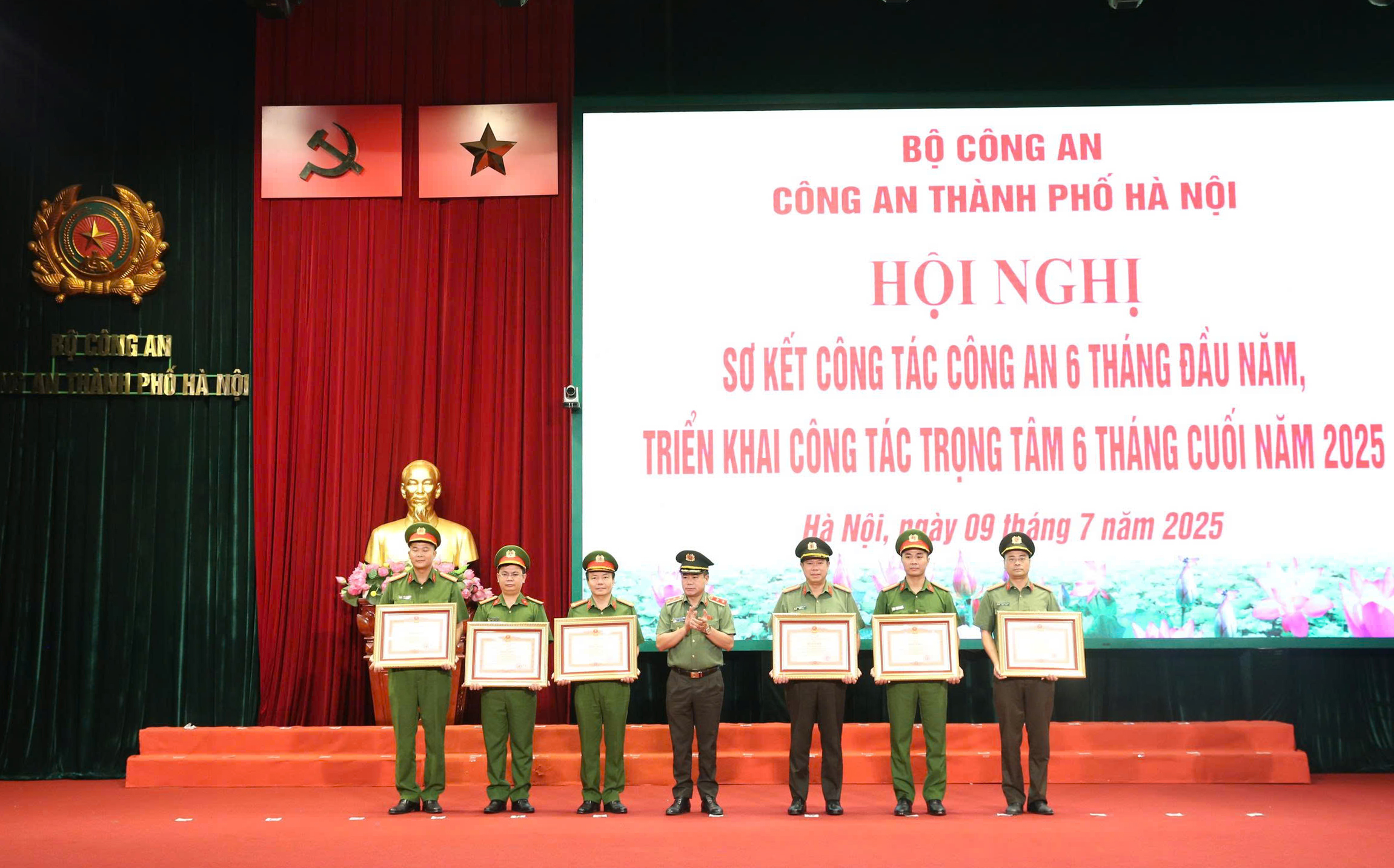 Công an thành phố Hà Nội: Quyết liệt đổi mới, tiên phong mô hình quản trị an ninh trên tư duy số