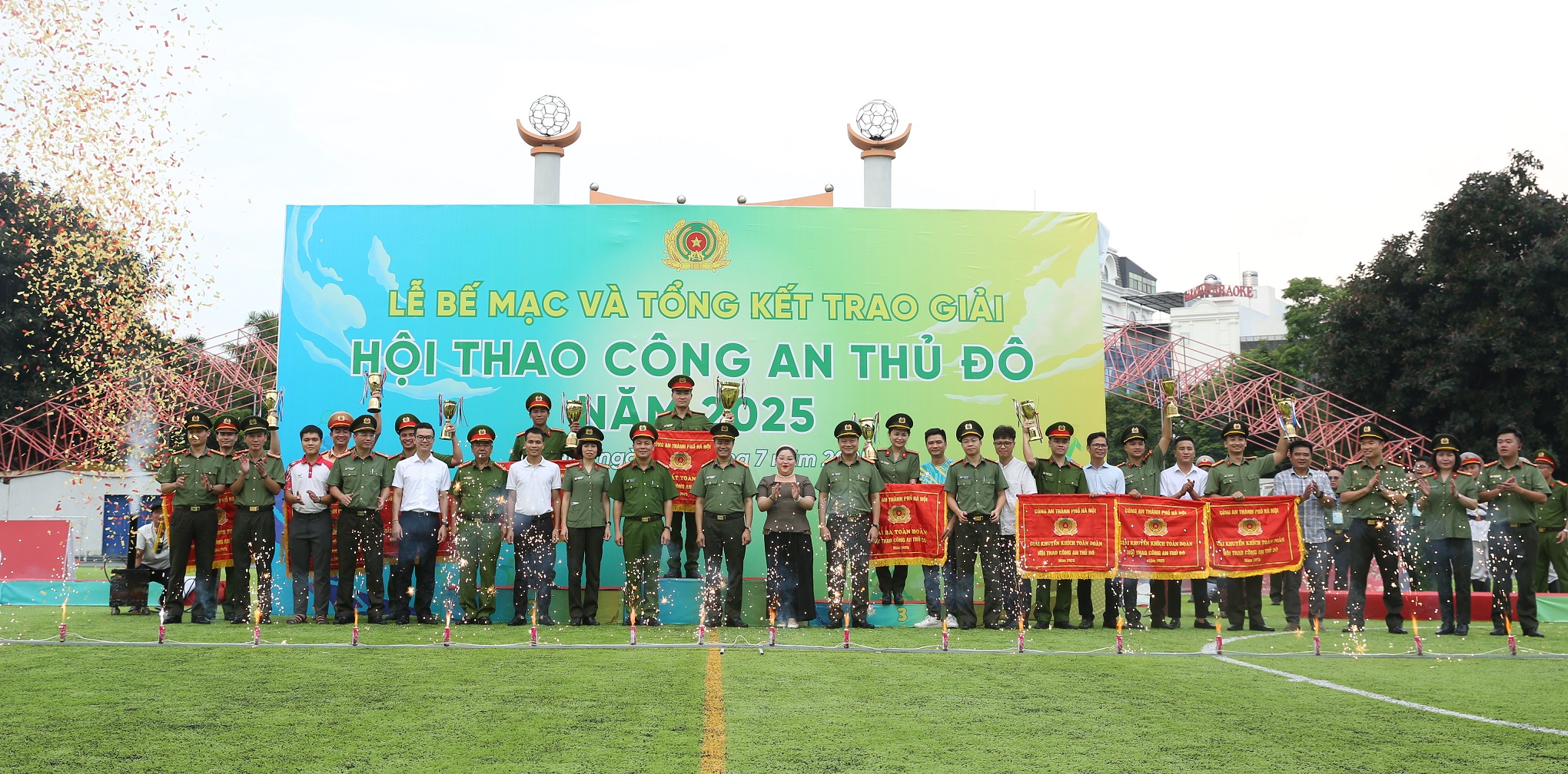Bế mạc Hội thao Công an Thủ đô 2025: Dấu ấn bản lĩnh, sức mạnh và tinh thần thép của người chiến sĩ Công an nhân dân