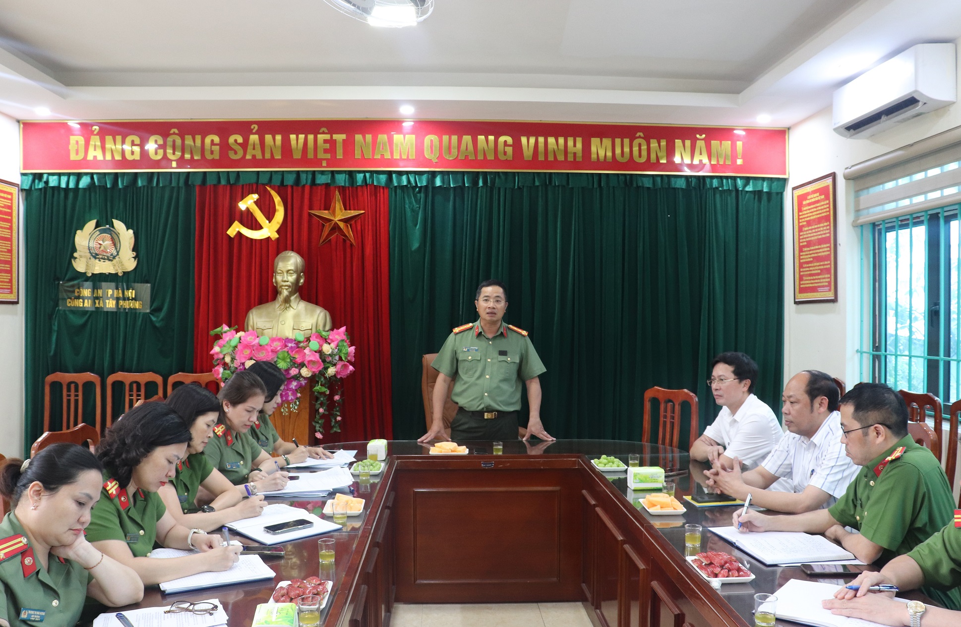 Công an thành phố Hà Nội kiểm tra công tác tại các xã sau sắp xếp, yêu cầu bảo đảm an ninh trật tự và phục vụ nhân dân tốt nhất