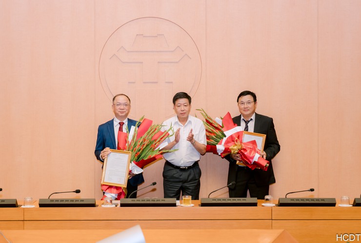 Công bố quyết định tân Phó Chánh Văn phòng UBND thành phố và Phó Giám đốc Sở Quy hoạch - Kiến trúc thành phố