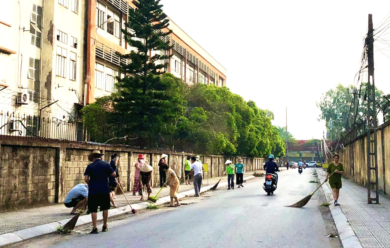 Phường Kiến Hưng đồng loạt ra quân tổng vệ sinh môi trường, chỉnh trang đô thị