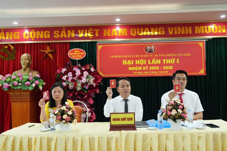Chi bộ Ban Quản lý dự án đầu tư - hạ tầng phường Yên Nghĩa tổ chức Đại hội nhiệm kỳ 2025-2030: Đổi mới, đoàn kết, hoàn thành xuất sắc nhiệm vụ được giao
