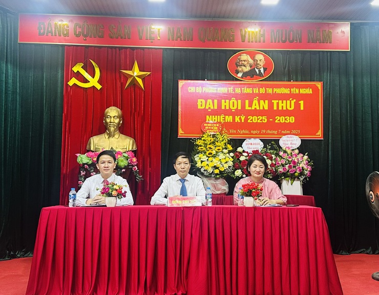Chi bộ Phòng Kinh tế - Hạ tầng đô thị phường Yên Nghĩa tổ chức Đại hội nhiệm kỳ 2025-2030