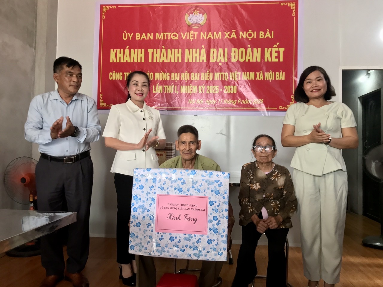 Khánh thành và bàn giao nhà đại đoàn kết chào mừng Đại hội đại biểu MTTQ Việt Nam xã Nội Bài lần thứ I