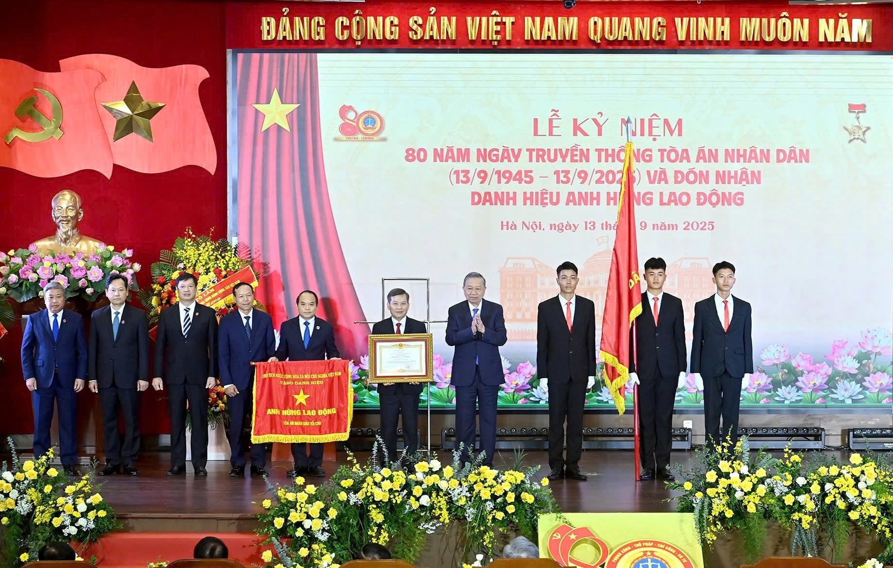 Tổng Bí thư Tô Lâm: Ngành Tòa án phải không ngừng phấn đấu để mọi phán quyết đều “thấu tình, đạt lý” 