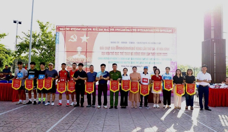 Xã Hồng Vân tổ chức thành công Giải chạy Báo Hànộimới mở rộng lần thứ 50 - Vì hòa bình