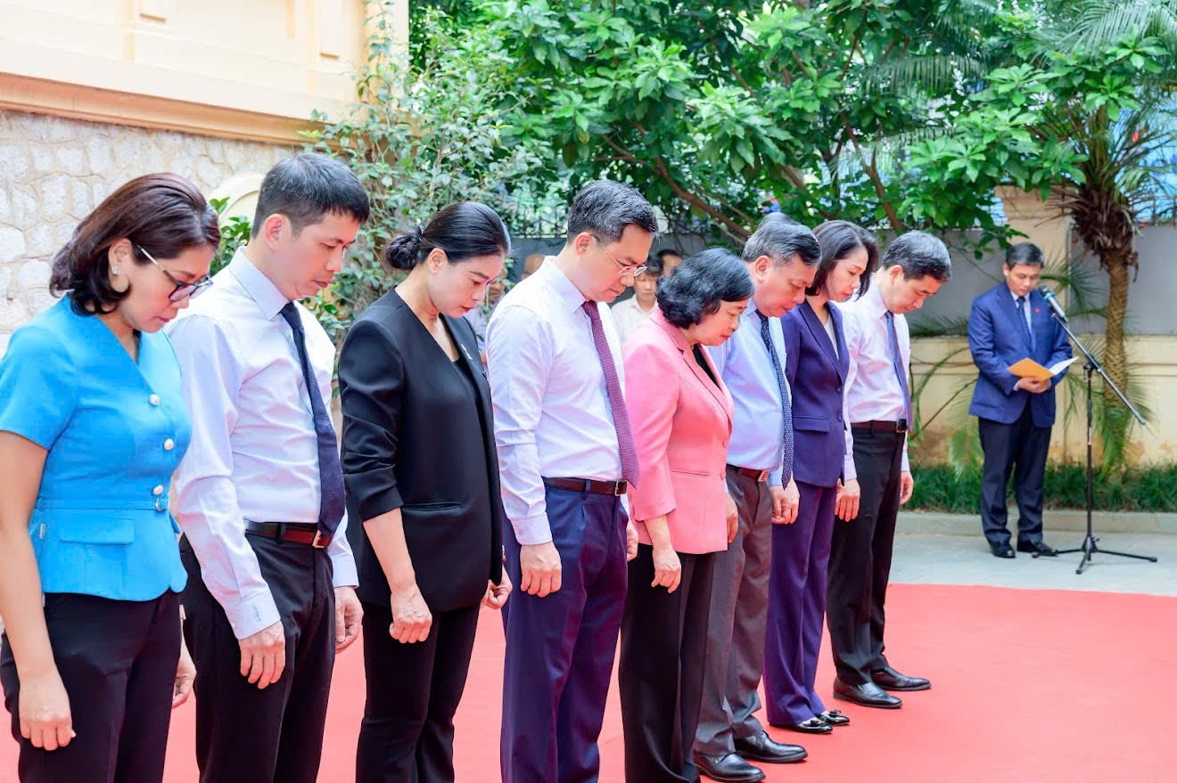 Đoàn đại biểu thành phố Hà Nội tưởng niệm cố Tổng Bí thư Trần Phú 