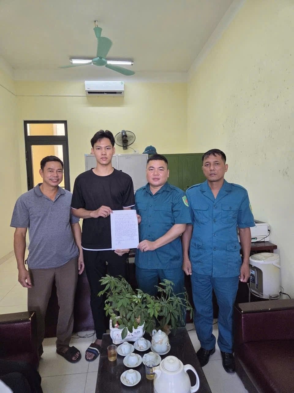 Thanh niên xã Phượng Dực tình nguyện lên đường nhập ngũ: Tiếp nối truyền thống cách mạng quê hương
