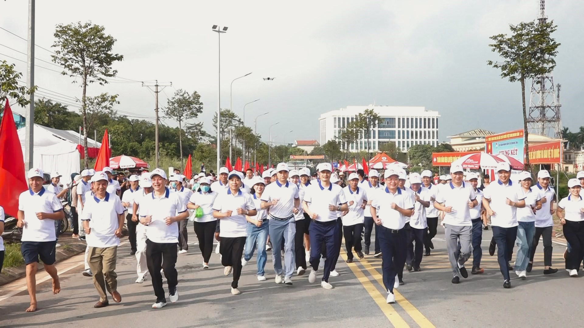 Xã Quảng Oai tổ chức Giải chạy “Vì hòa bình” năm 2025 gắn với phát động Quỹ “Bảo trợ trẻ em”