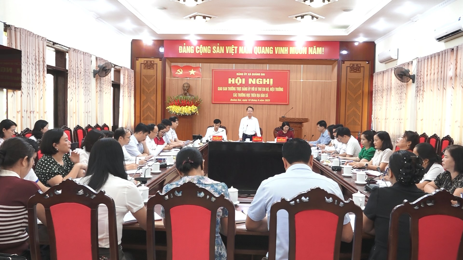 Đảng uỷ xã Quảng Oai tăng cường trao đổi, tháo gỡ khó khăn trong công tác giáo dục