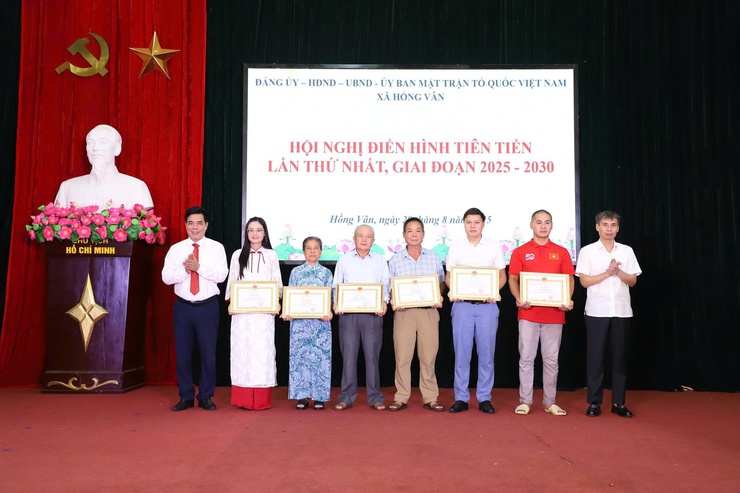 Xã Hồng Vân: Kinh tế tăng trưởng, văn hóa khởi sắc, thi đua yêu nước lan tỏa mạnh mẽ