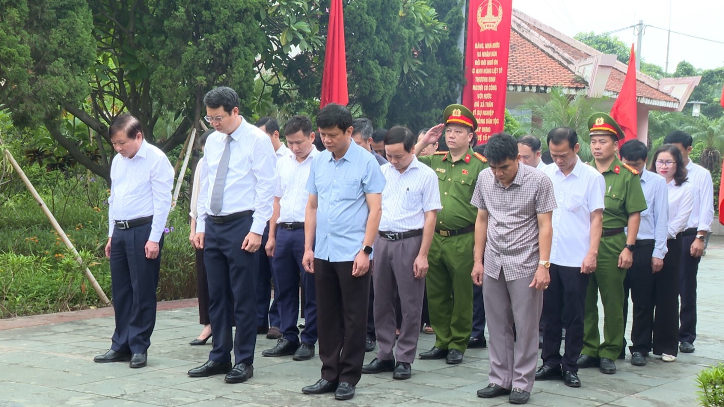 Xã Hoài Đức dâng hương tưởng niệm anh hùng liệt sĩ