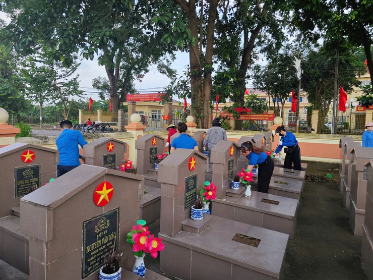 Tuổi trẻ xã  Nam Phù tri ân liệt sĩ bằng hành động thiết thực, lan tỏa đạo lý “Uống nước nhớ nguồn”