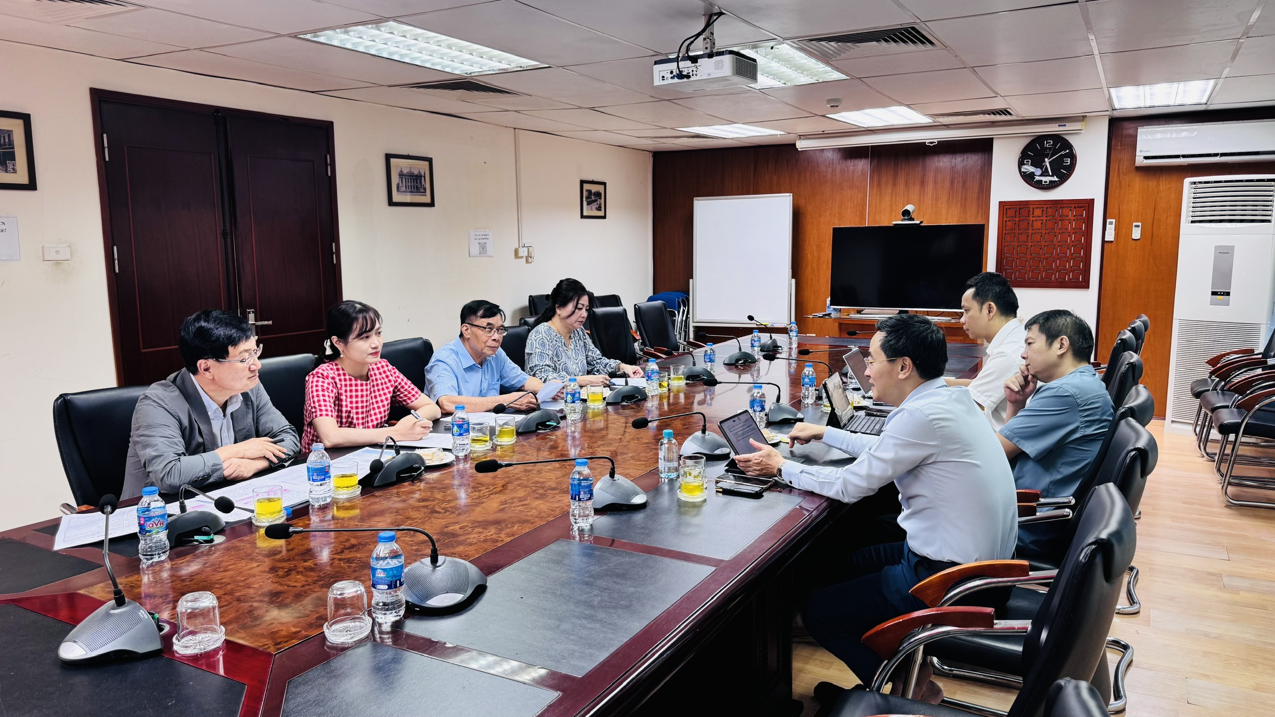 Hà Nội hợp tác với Hàn Quốc phát triển giải pháp thành phố thông minh ứng phó biến đổi khí hậu