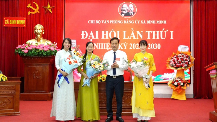 Chi bộ Văn phòng Đảng ủy xã Bình Minh tổ chức Đại hội lần thứ I: Xây dựng nền hành chính Đảng hiện đại, hiệu quả