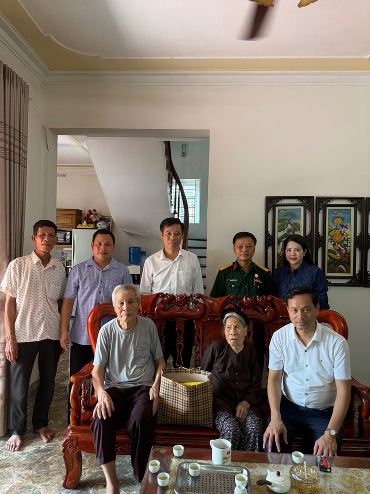 Lãnh đạo xã Bình Minh tri ân người có công: Lan tỏa đạo lý “Uống nước nhớ nguồn”