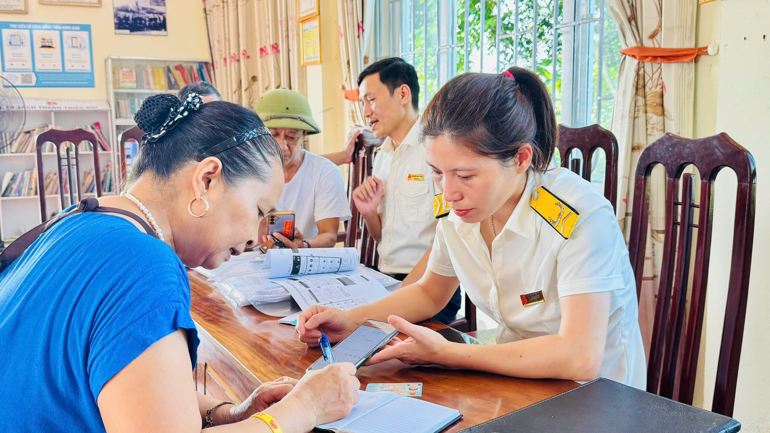Xã Tam Hưng lan tỏa phong trào chuyển đổi số từ cộng đồng đến từng gia đình