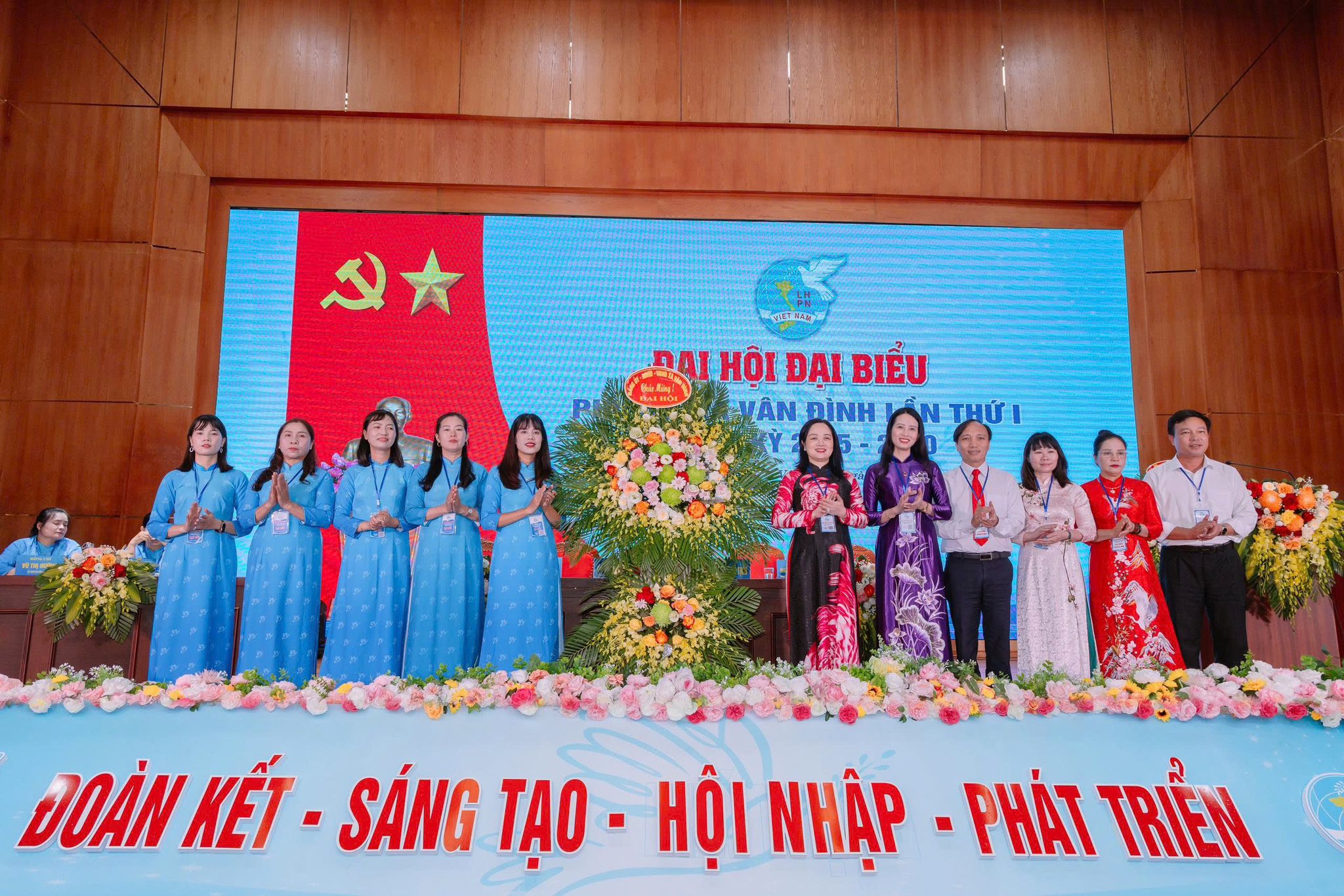 Phát huy vai trò nòng cốt của phụ nữ xã Vân Đình trong các phong trào thi đua yêu nước, xây dựng quê hương hiện đại, văn minh