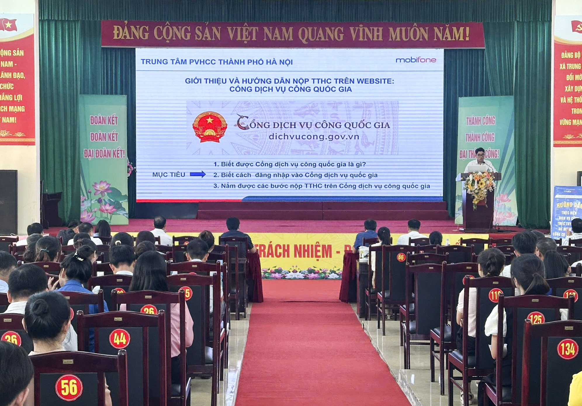 Xã Trung Giã tập huấn kỹ năng số và ứng dụng AI: Hướng tới chính quyền điện tử, phục vụ người dân hiệu quả hơn