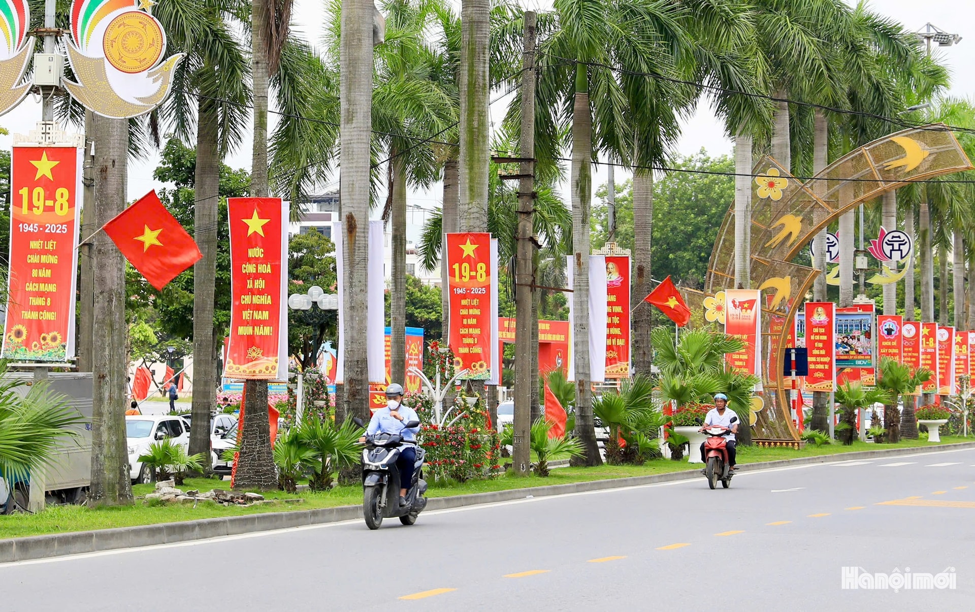 Xây dựng chương trình cụ thể, sớm đưa Nghị quyết của Đảng vào cuộc sống