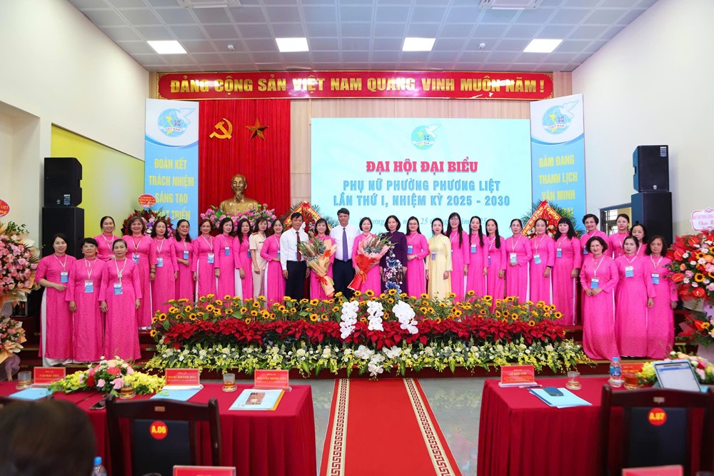 Phụ nữ phường Phương Liệt phát huy vai trò nòng cốt, tăng cường ứng dụng chuyển đổi số, xây dựng gia đình văn minh, hạnh phúc