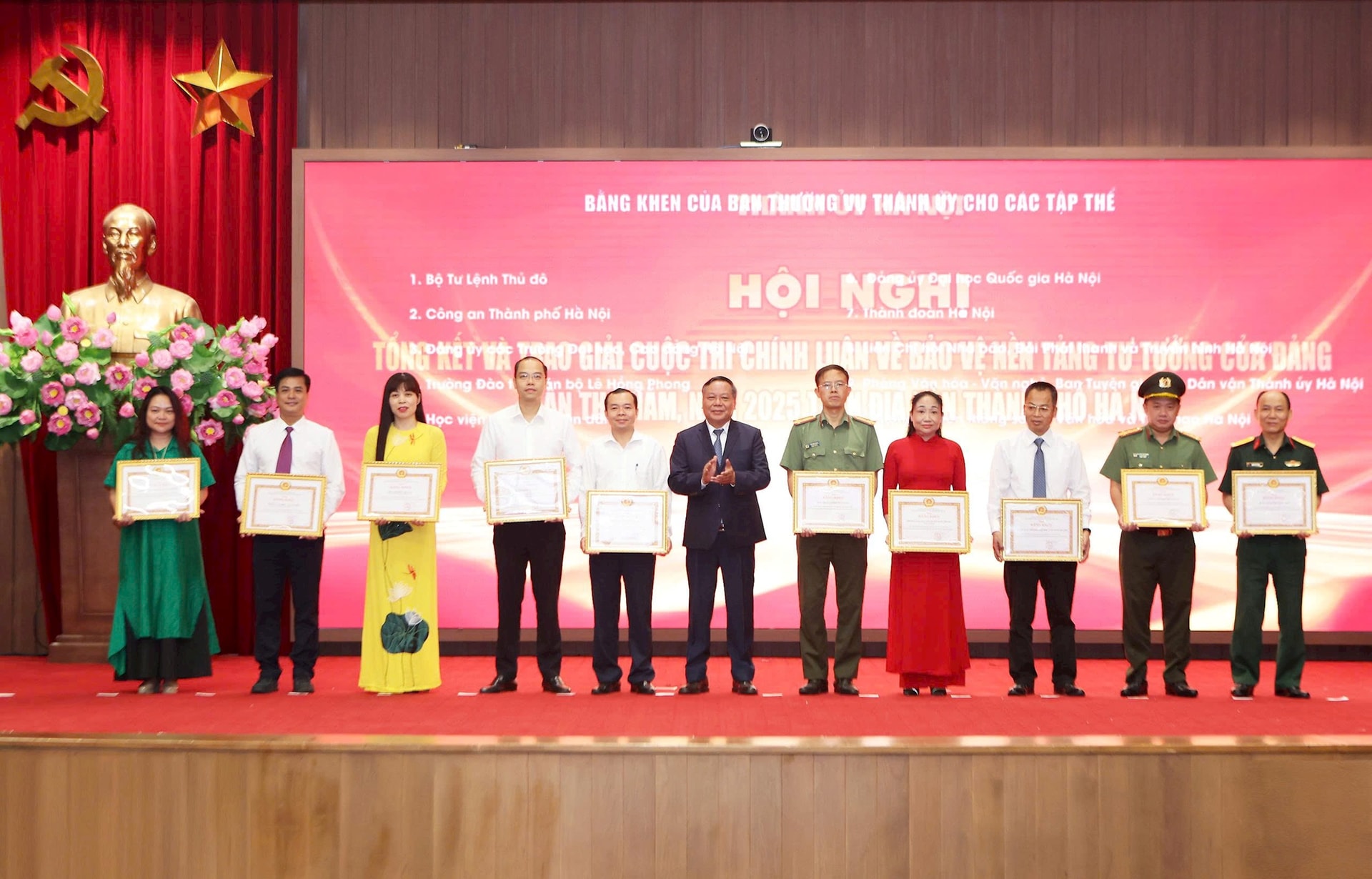 Trao giải cuộc thi chính luận về bảo vệ nền tảng tư tưởng của Đảng lần thứ V - thành phố Hà Nội