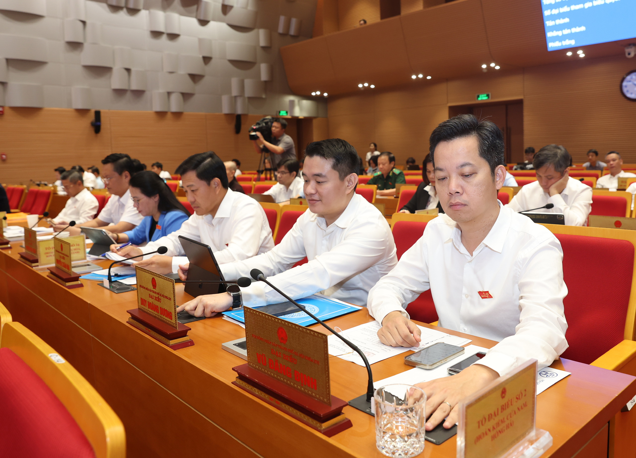 Hà Nội thông qua nghị quyết về hoạt động thử nghiệm có kiểm soát, tạo không gian chính sách cho đổi mới sáng tạo